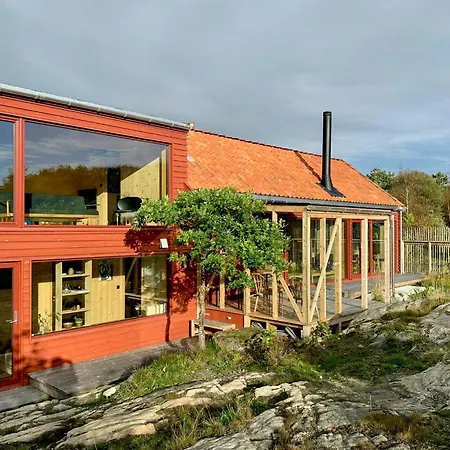 Architect-designed With Sea View In Loshavn *